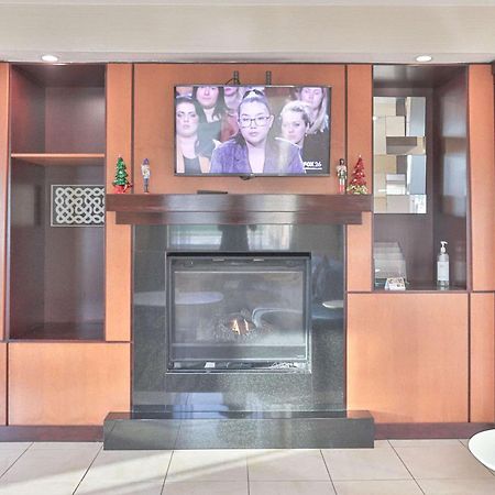 Comfort Inn & Suites Westfield Экстерьер фото