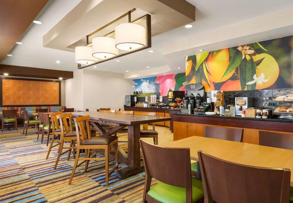 Comfort Inn & Suites Westfield Экстерьер фото