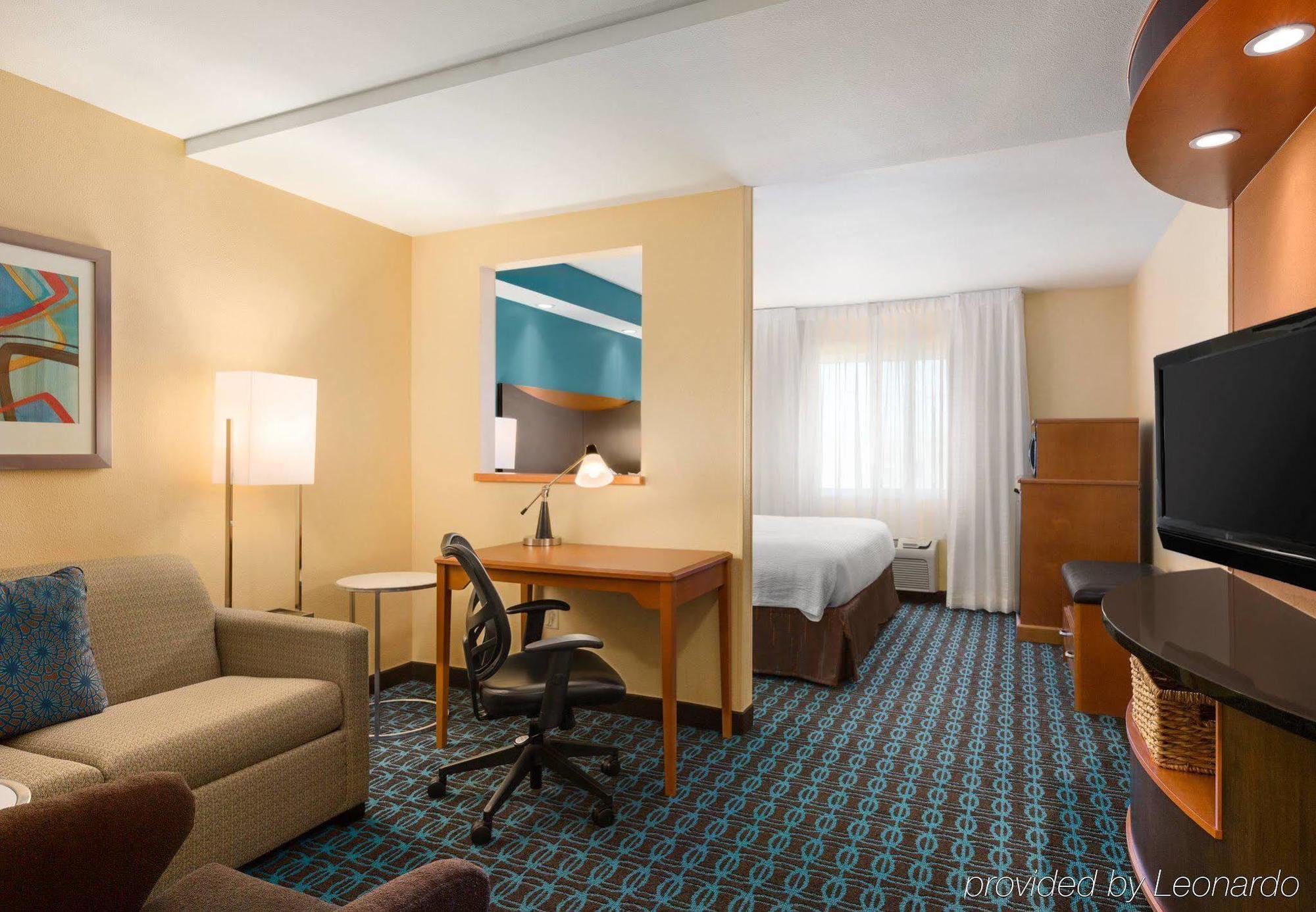 Comfort Inn & Suites Westfield Экстерьер фото
