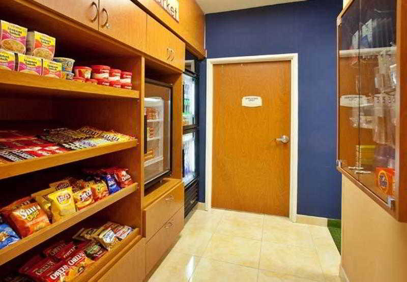 Comfort Inn & Suites Westfield Экстерьер фото
