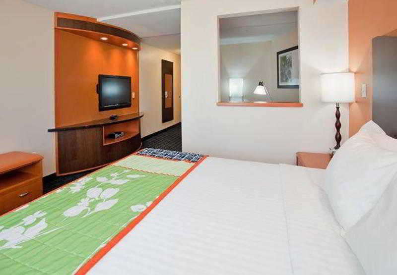 Comfort Inn & Suites Westfield Экстерьер фото